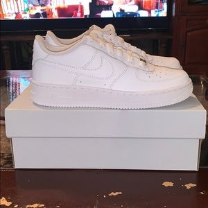 Crisp NWT Air Force 1’s